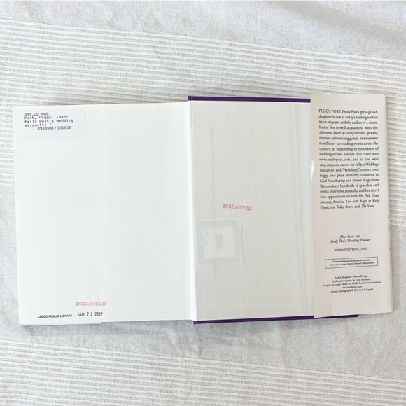 Emily Post's Wedding Etiquette 5th (fifth) edition - Hardcover - Picture 3 of 16